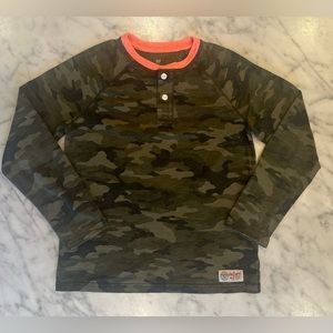 Gap Kids long sleeve camo t-shirt - Youth XL